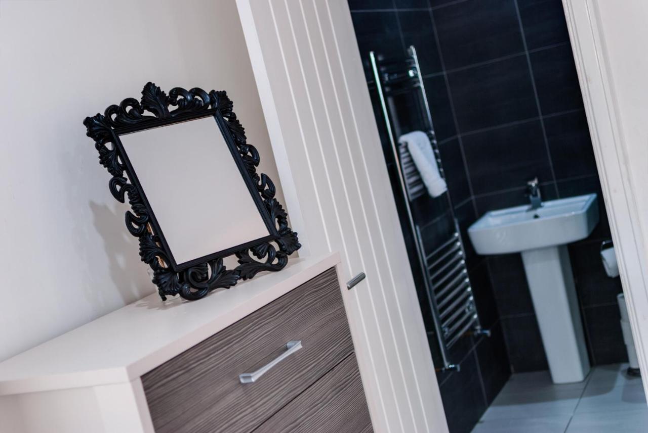 Aparthotel Duke Street 4*
